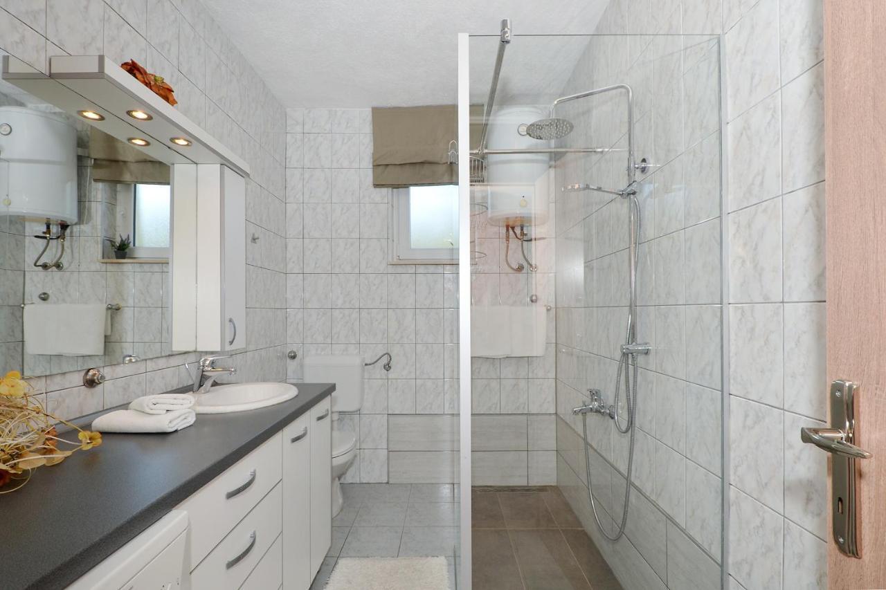 Apartment Una Seget Vranjica Exterior foto